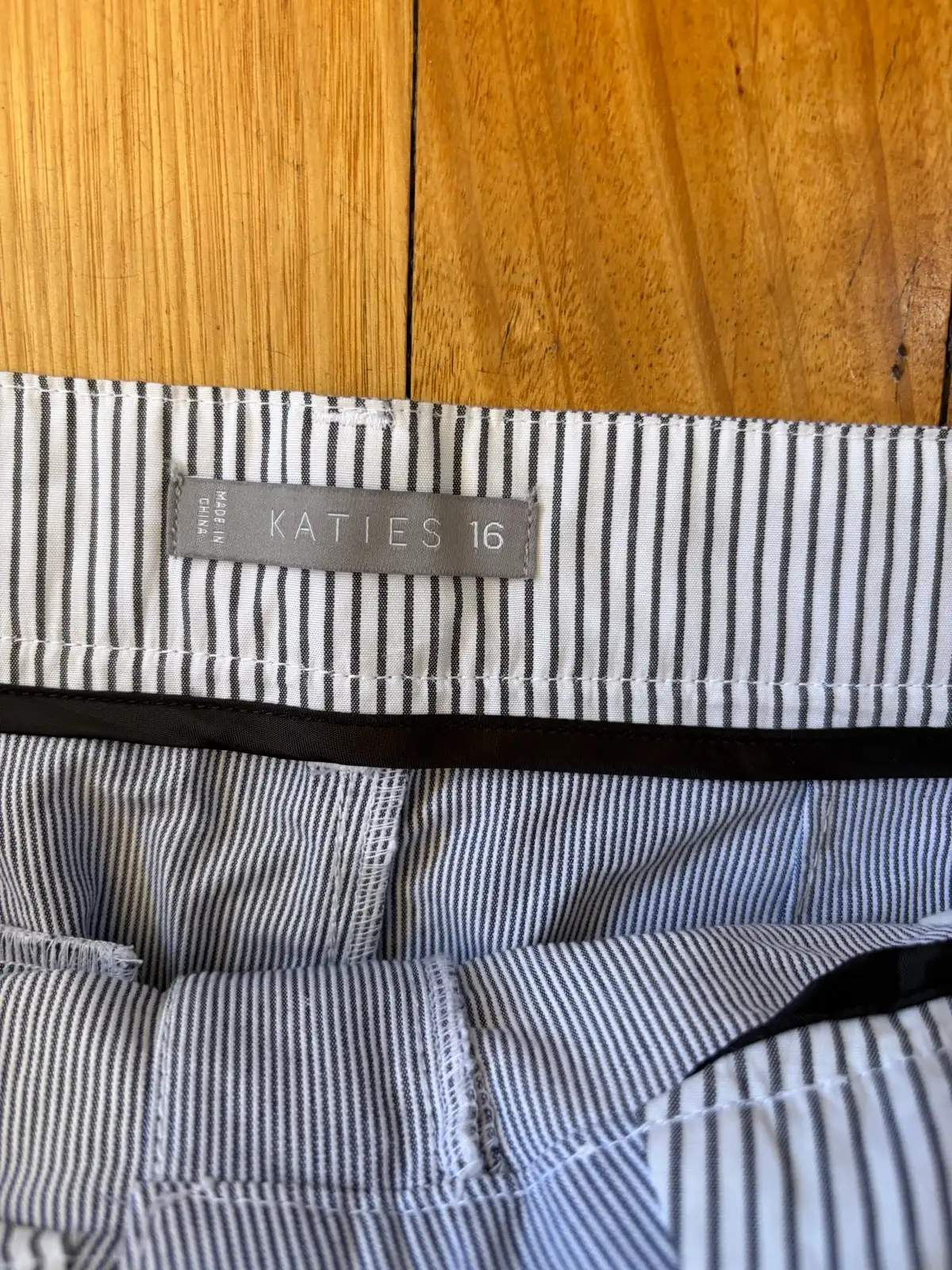 Katies pinstriped pencil skirt size 16 – photo 2