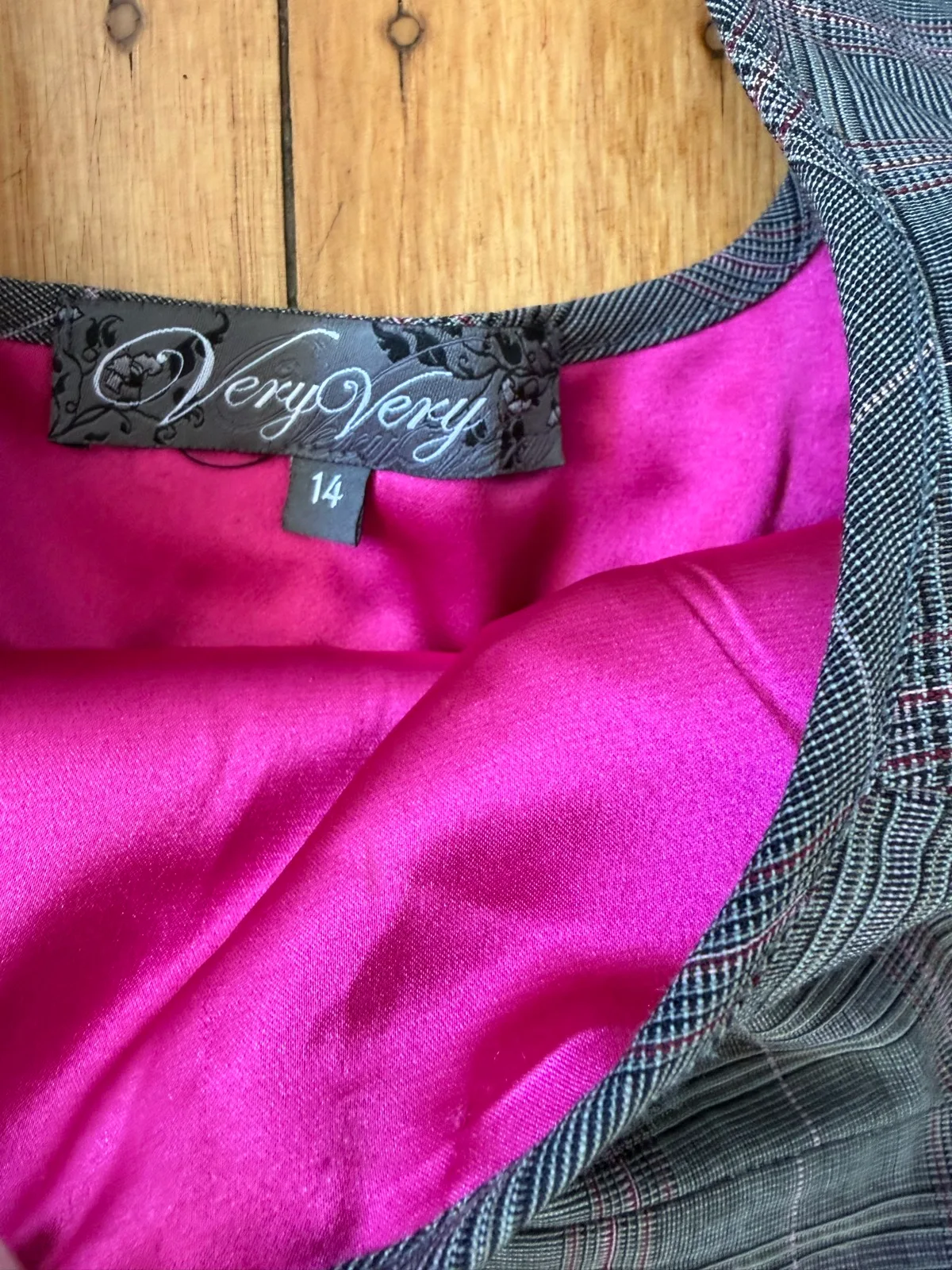 Very very pleated sleeveless corporate dress size 14 – photo 3