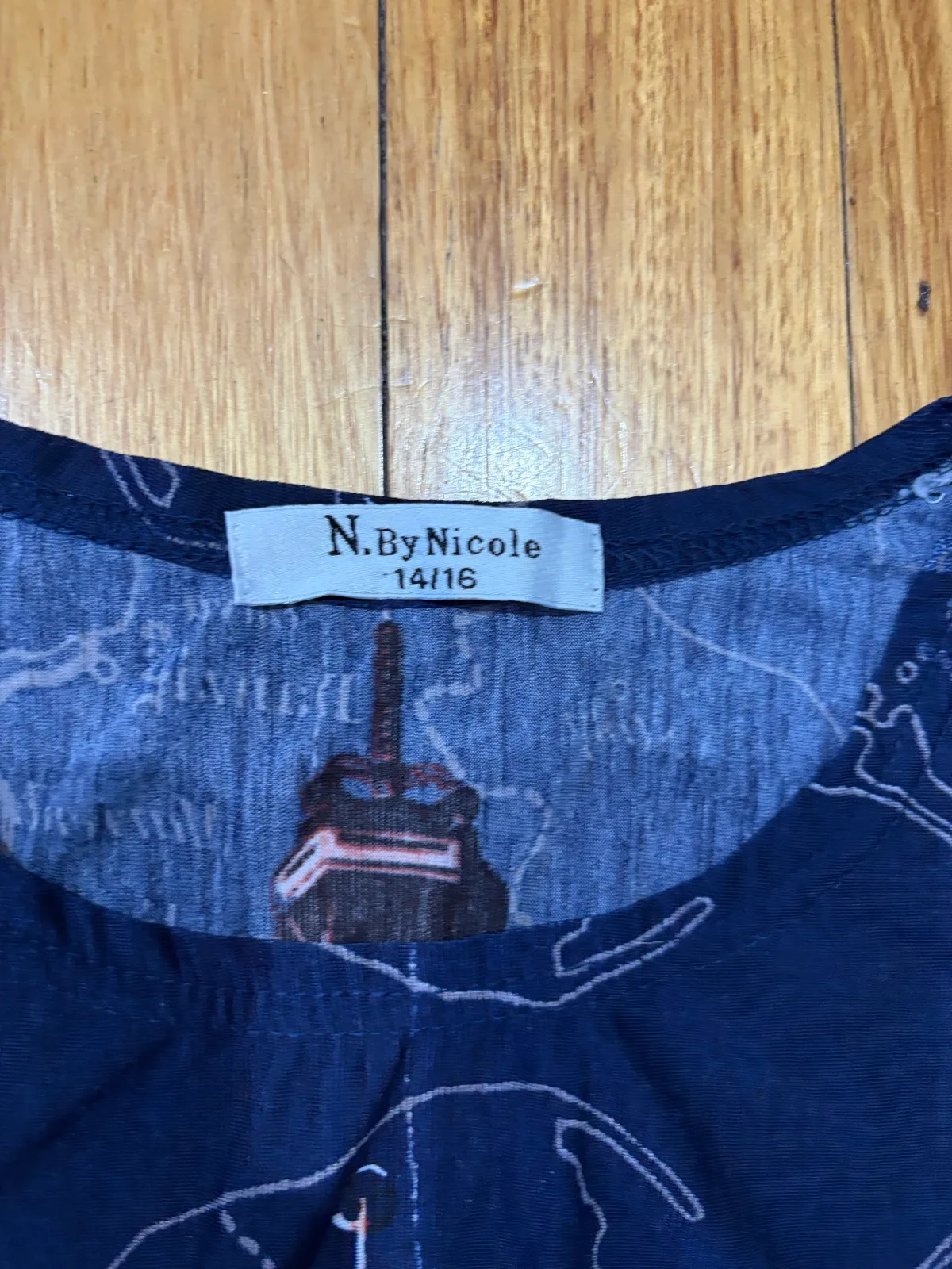 N by Nicole all over print graphic top size 14 – photo 2