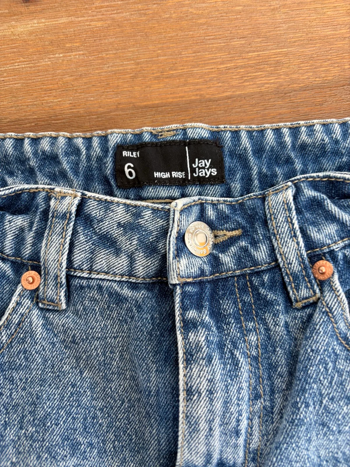 Jay jays Riley high rise shorts size 6 — photo 2