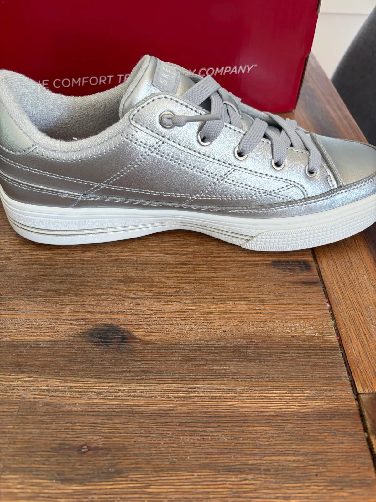Skechers glistening gal silver sneakers size 9 — photo 3