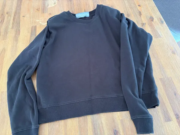 Decjuba crew neck sweatshirt with padded shoulders size  s