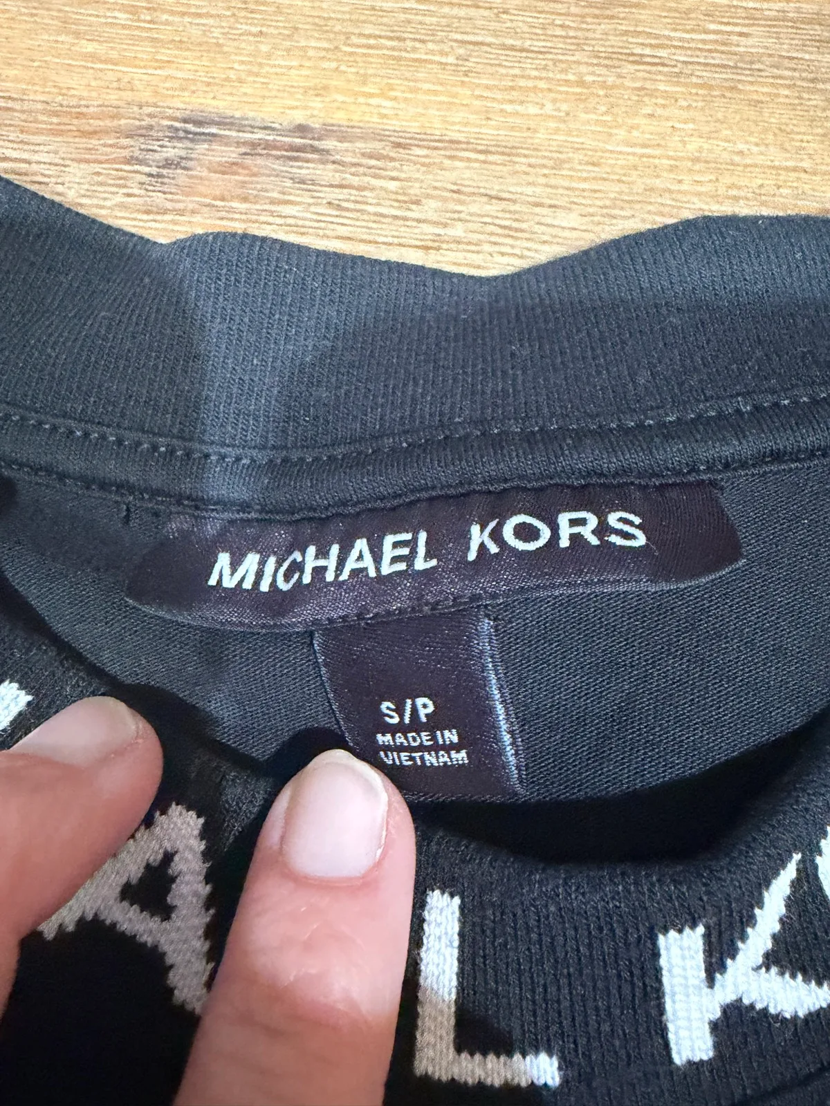 Michael Kors Black short sleeve logo tee size s — photo 2