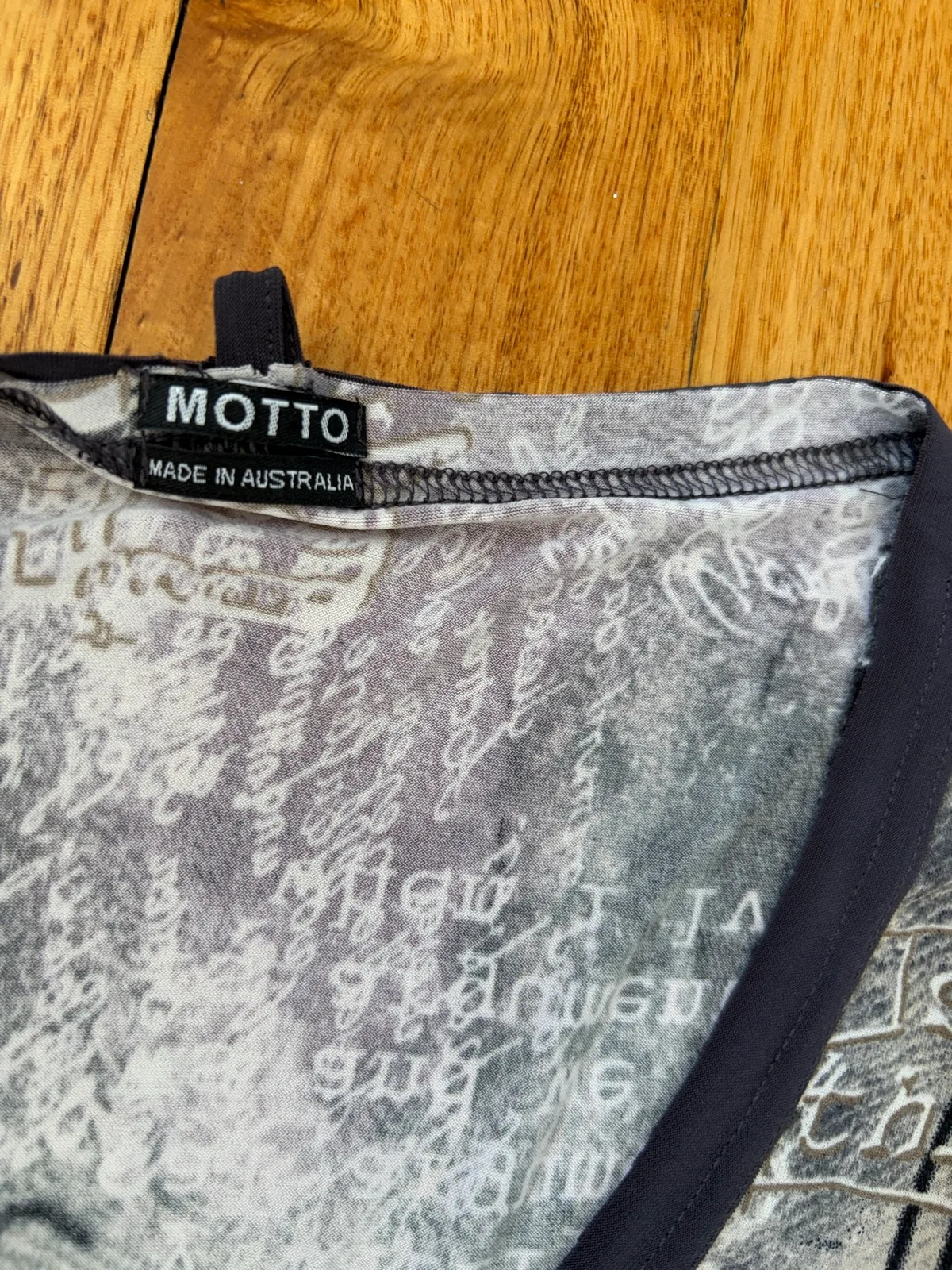 Motto long sleeved mixed media tunic size 12 – photo 2