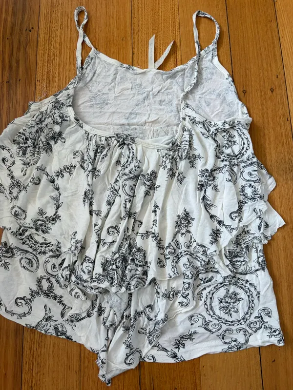 Ally black and white patterned cami size l