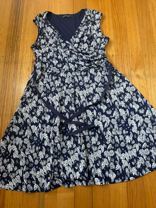 Liz Jordan faux wrap leaf print dress size 16