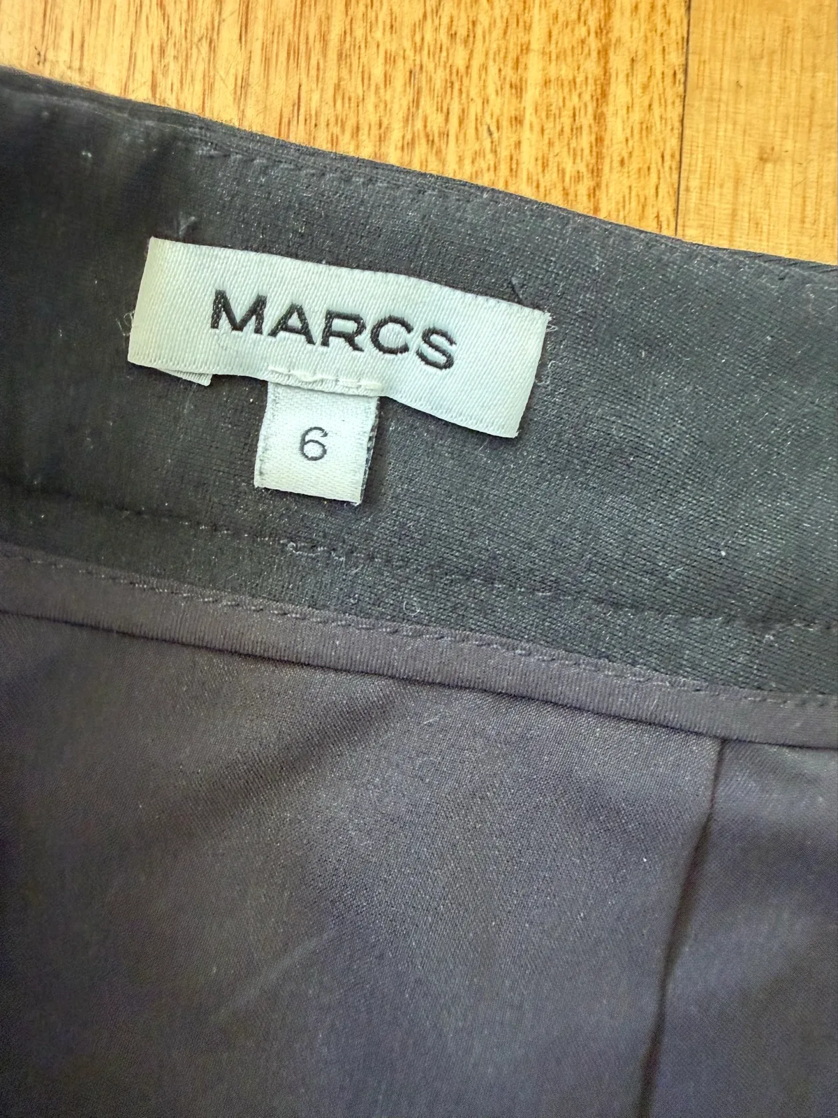 Marcs black structured A line skirt size 6 – photo 2