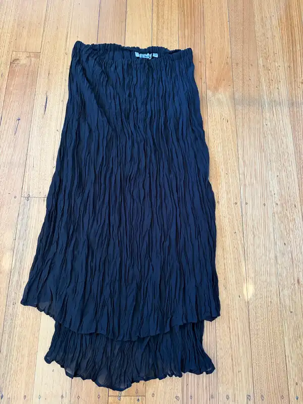 RJ collection crinkled maxi skirt size 16