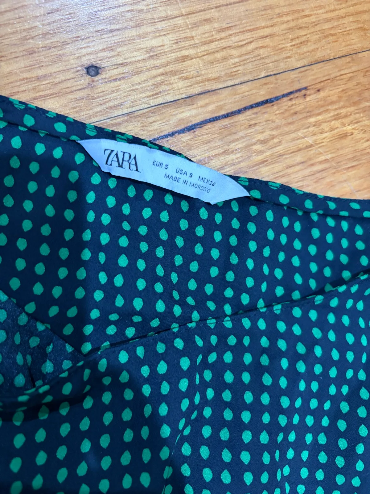 Zara short sleeve blouse size s – photo 2