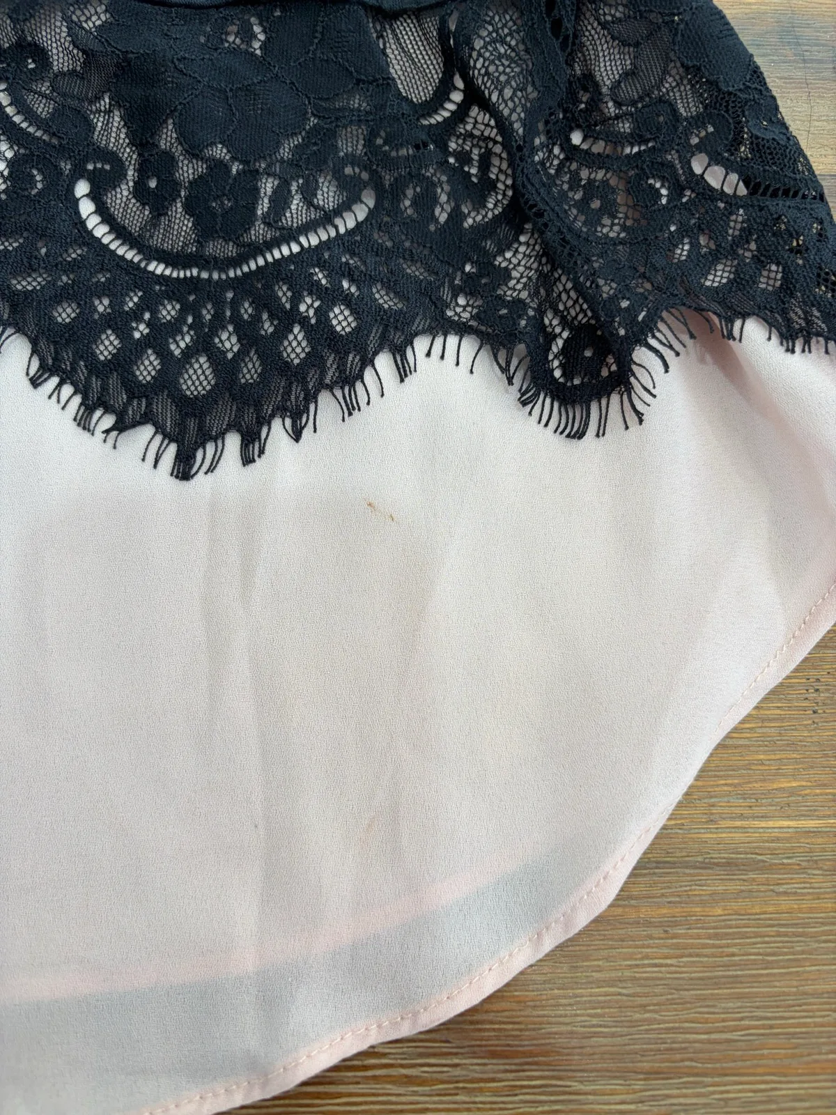 Greylin layered lace trim top size s — photo 4