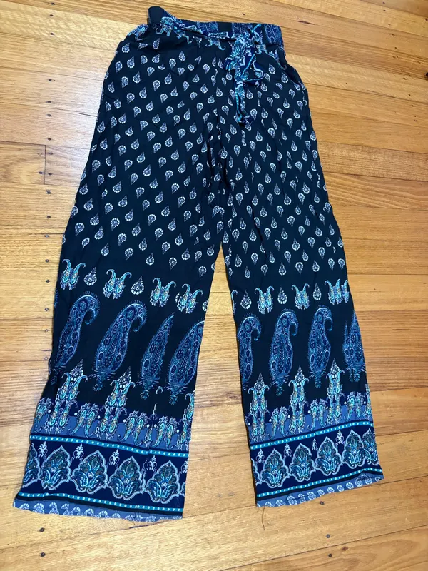 Solitaire paisley drawstring pants size s