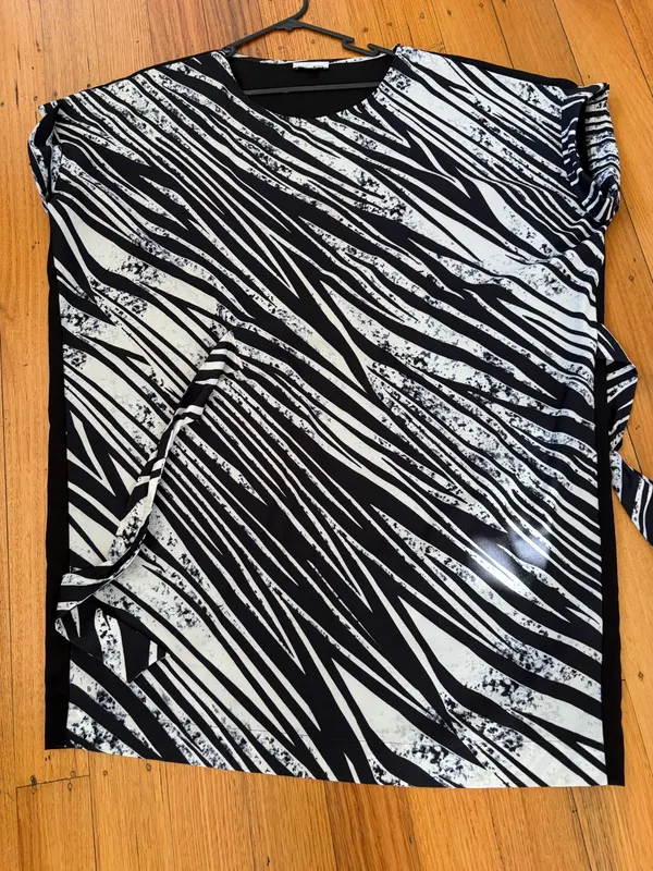 Wayne Cooper dress size 16