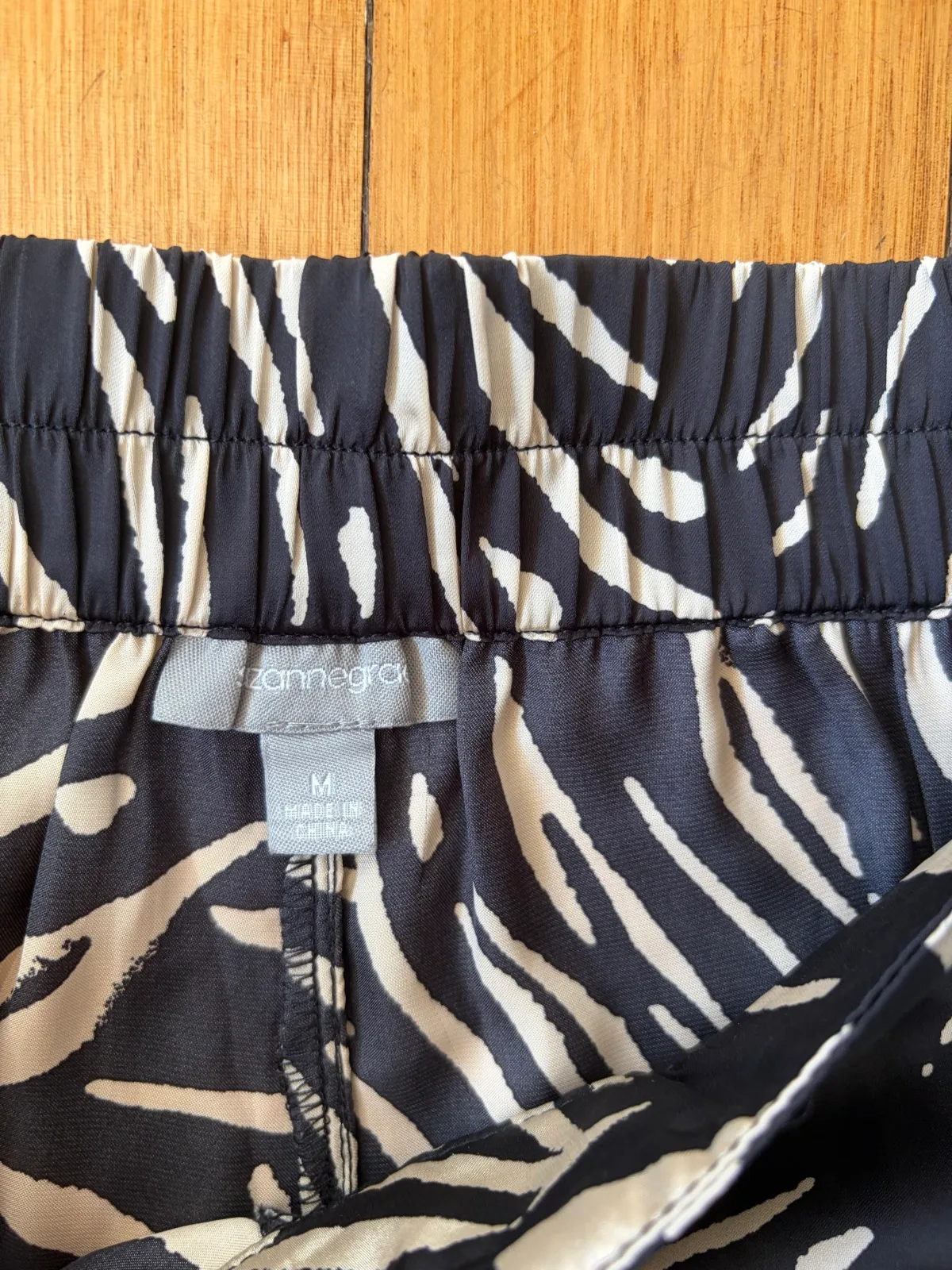 Suzanne Grae zebra print cropped pants size M – photo 2