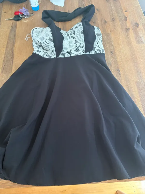 Caroline Morgan halter neck skater style dress size 8