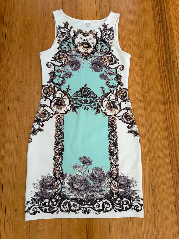 Valleygirl bodycon mini dress size m