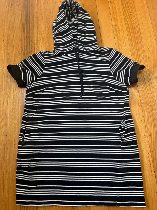 CCX black and white short sleeved hooded mini size XS (14)