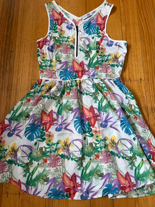 Cotton on sleeveless white floral dress size m