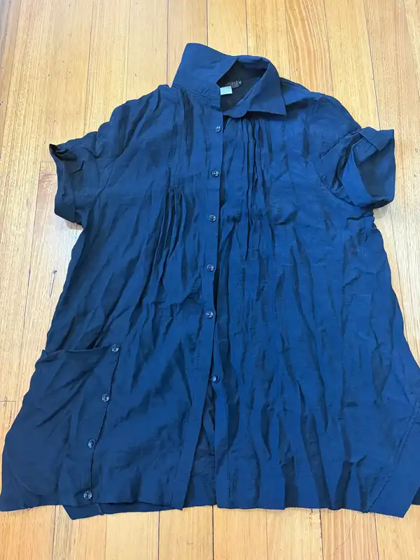 Kindom short sleeve long shirt size 18