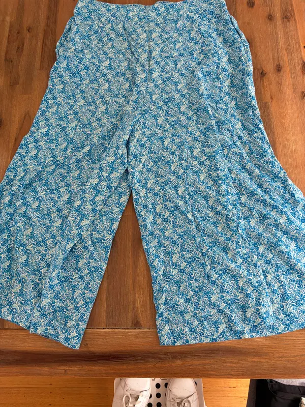 Sportsgirl floral wide leg pants size 14