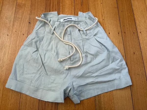 Milk and honey paperbag shorts size 8