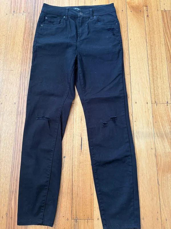Emerge distressed skinny jeans size 10