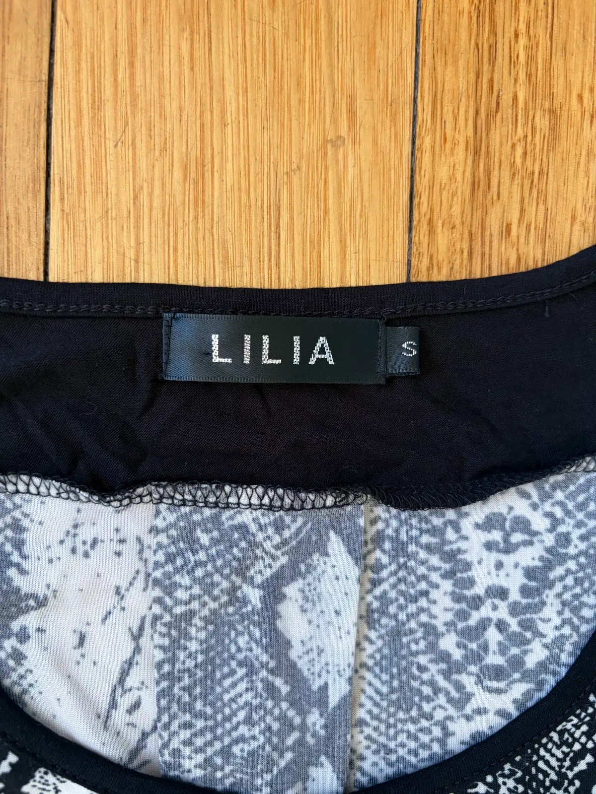 Lilia snake print tunic size s – photo 2