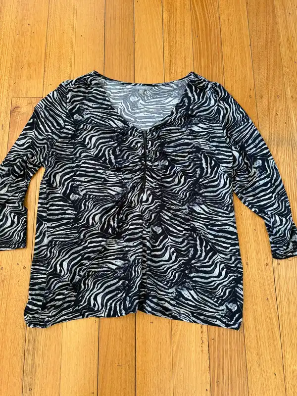 Suzanne grae zebra print top size XL