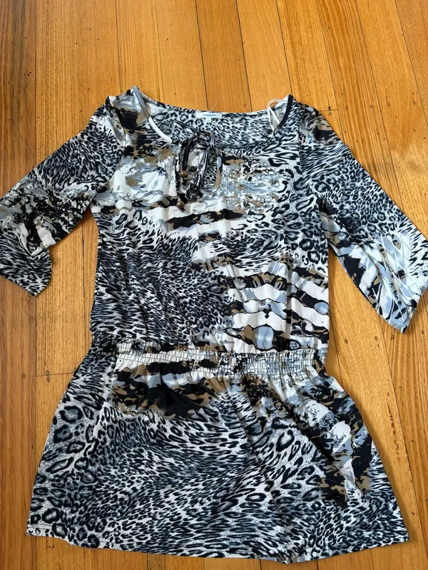 Valleygirl animal print dress size L