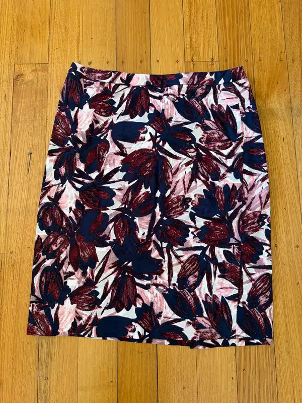 Sportscraft tulip print skirt size 12