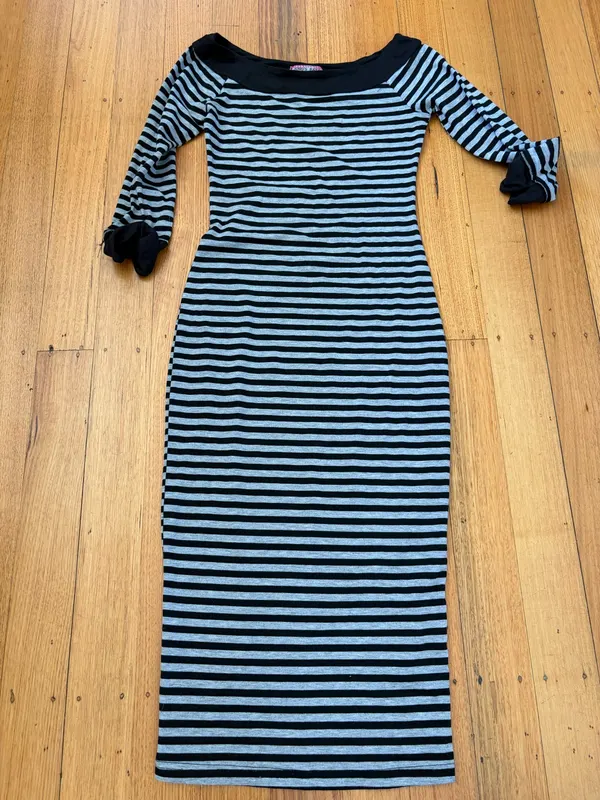 Kings baby long sleeve body con dress size m