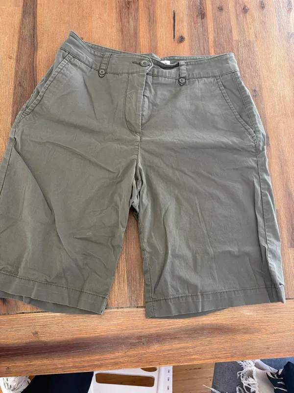 Country road shorts size 6