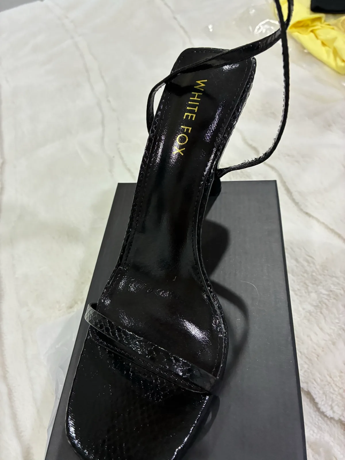 White fox “ radiance heels black” – photo 2