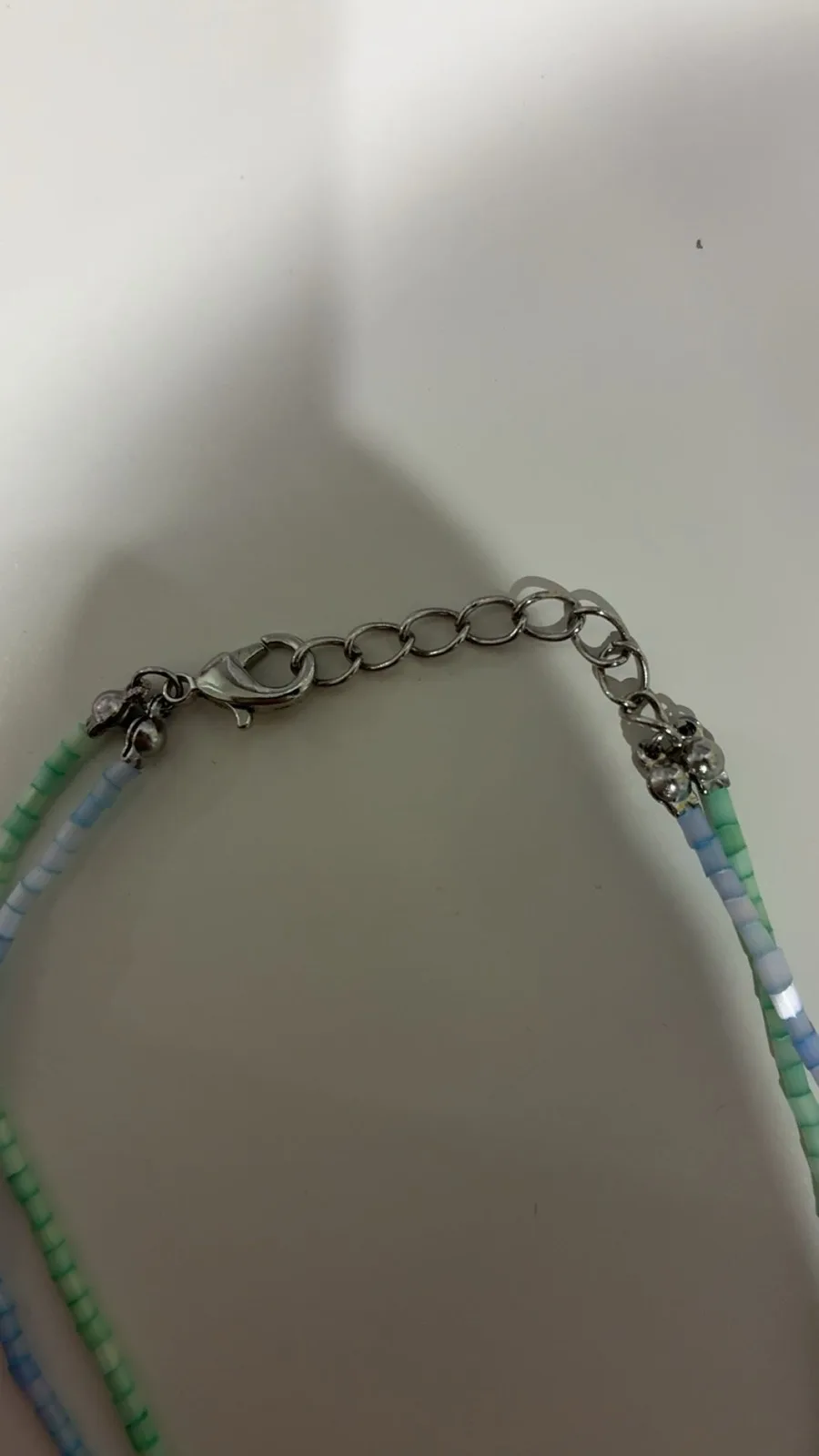 Blue and green beaded anklet with silver shell charm – photo 4