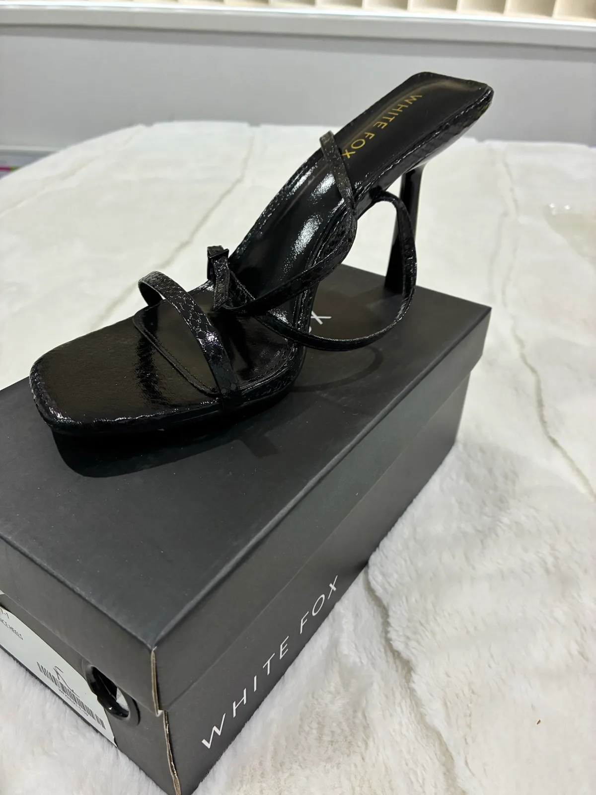 White fox “ radiance heels black” – photo 3