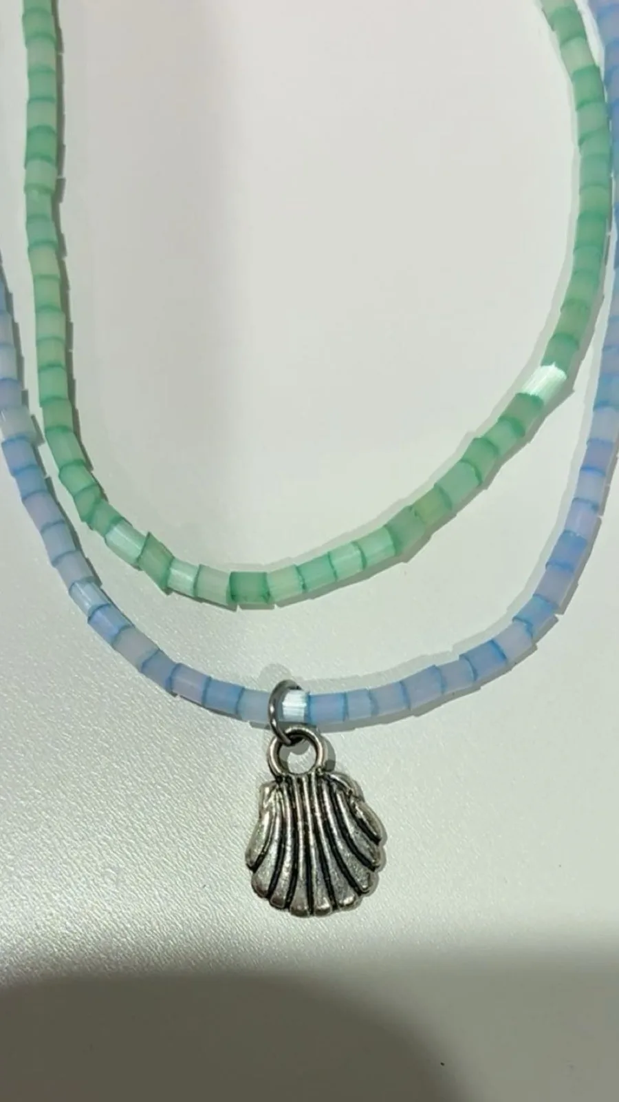 Blue and green beaded anklet with silver shell charm – photo 3