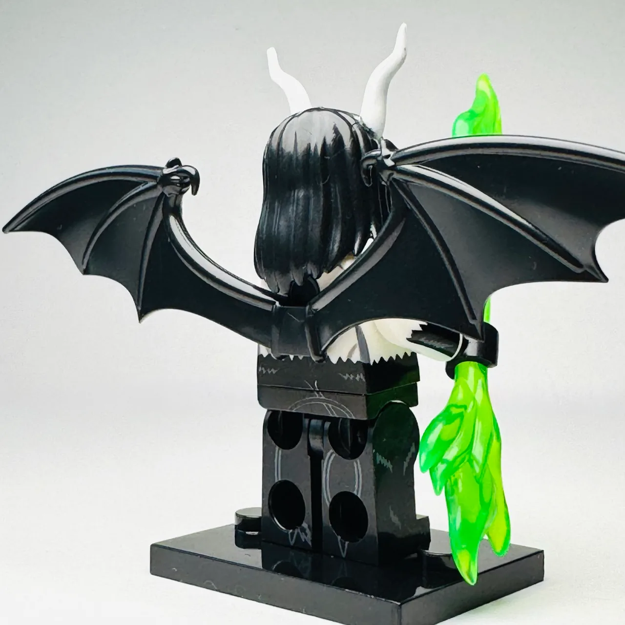 Bleach Anime - Ulquiorra Custom Brick Minifigure (2178) – photo 4