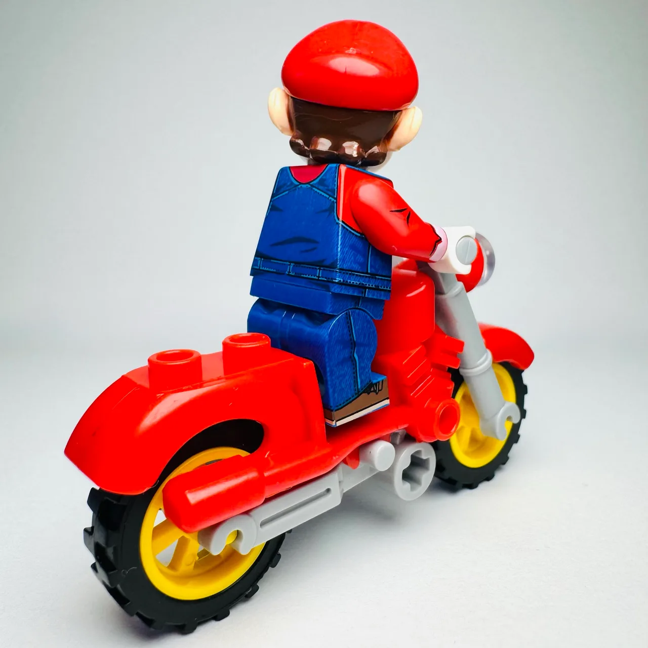 Mario & Bike - Custom Brick Minifigure – photo 2