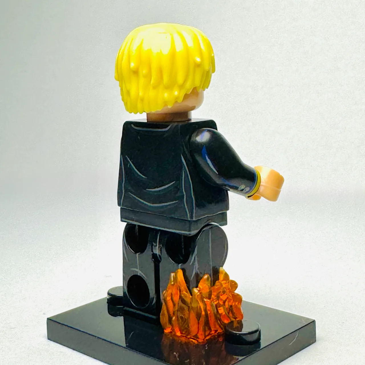 Vinsmoke Sandi - One Piece Anime Custom Brick Minifigure (2063) – photo 4