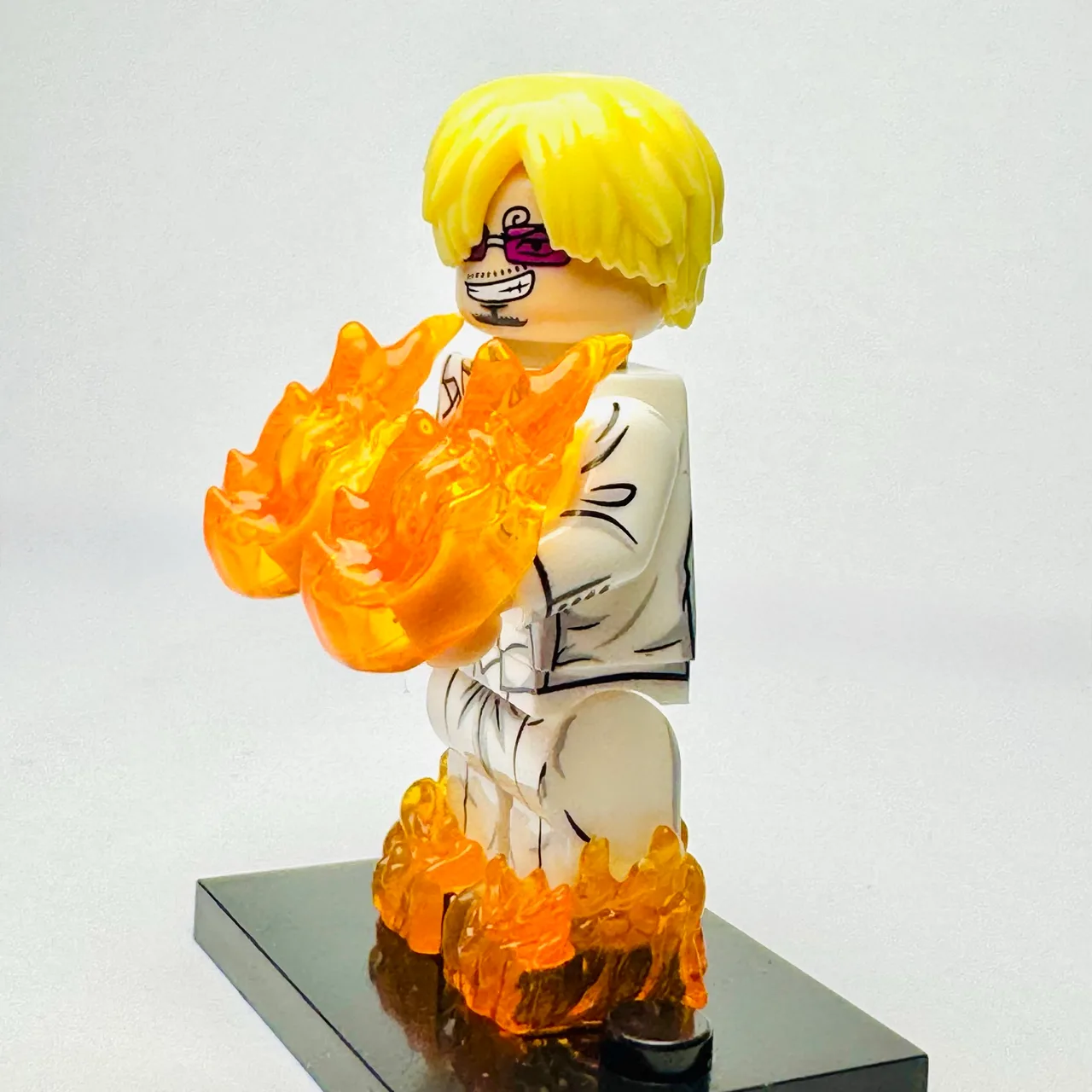 Vinsmoke Sandi - One Piece Anime Custom Brick Minifigure (2080) – photo 3